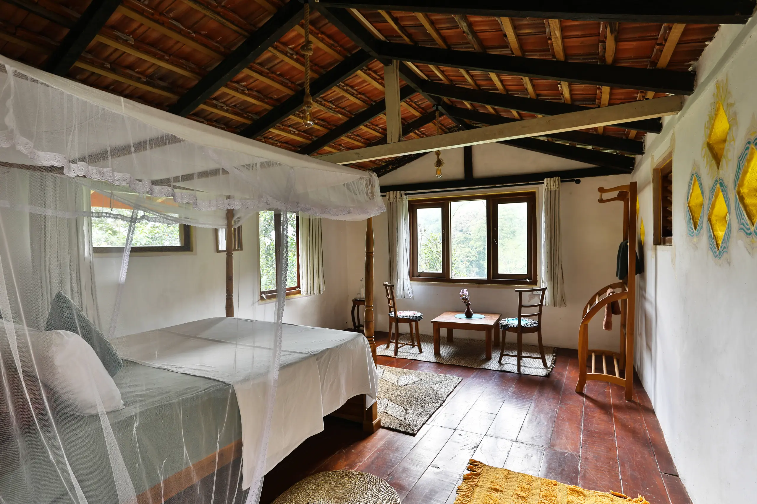 Eagle's Nest View - One-Bedroom House with lake, garden & mountain views